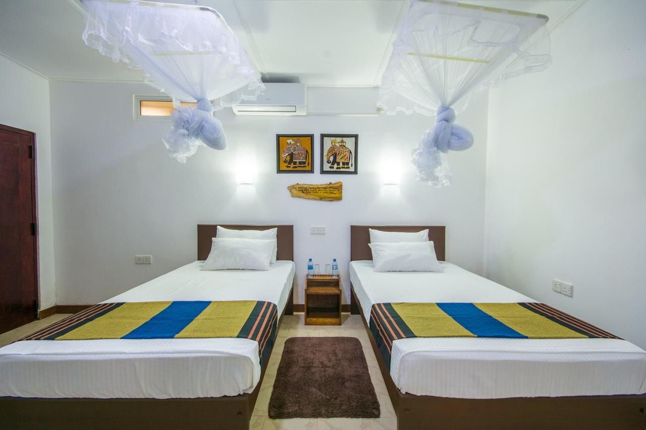 Udawatta Kele Villa Kandy Exterior photo